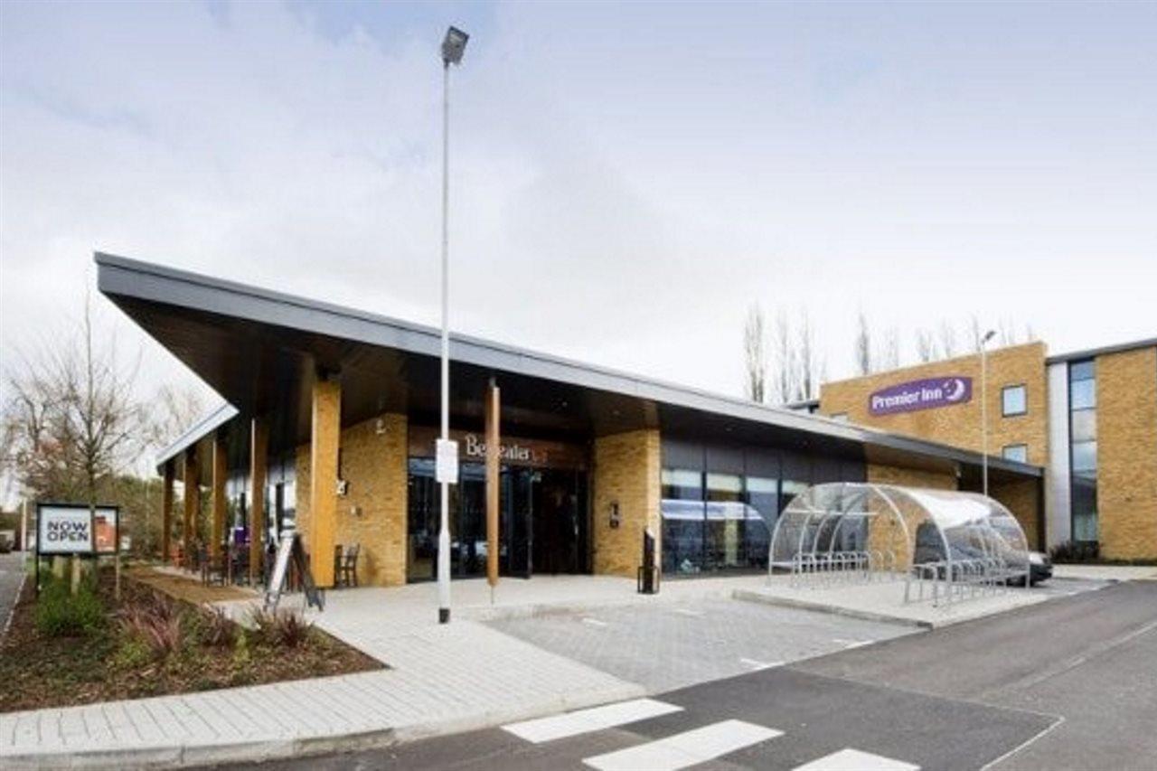 Premier Inn London Ъксбридж Екстериор снимка